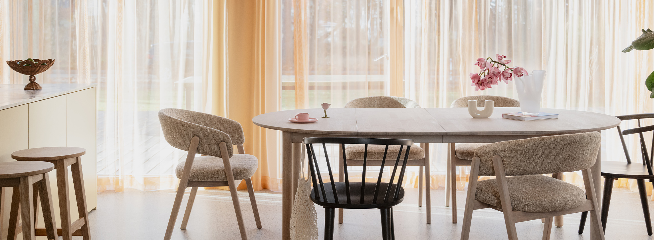 Derrymore dining table ww.