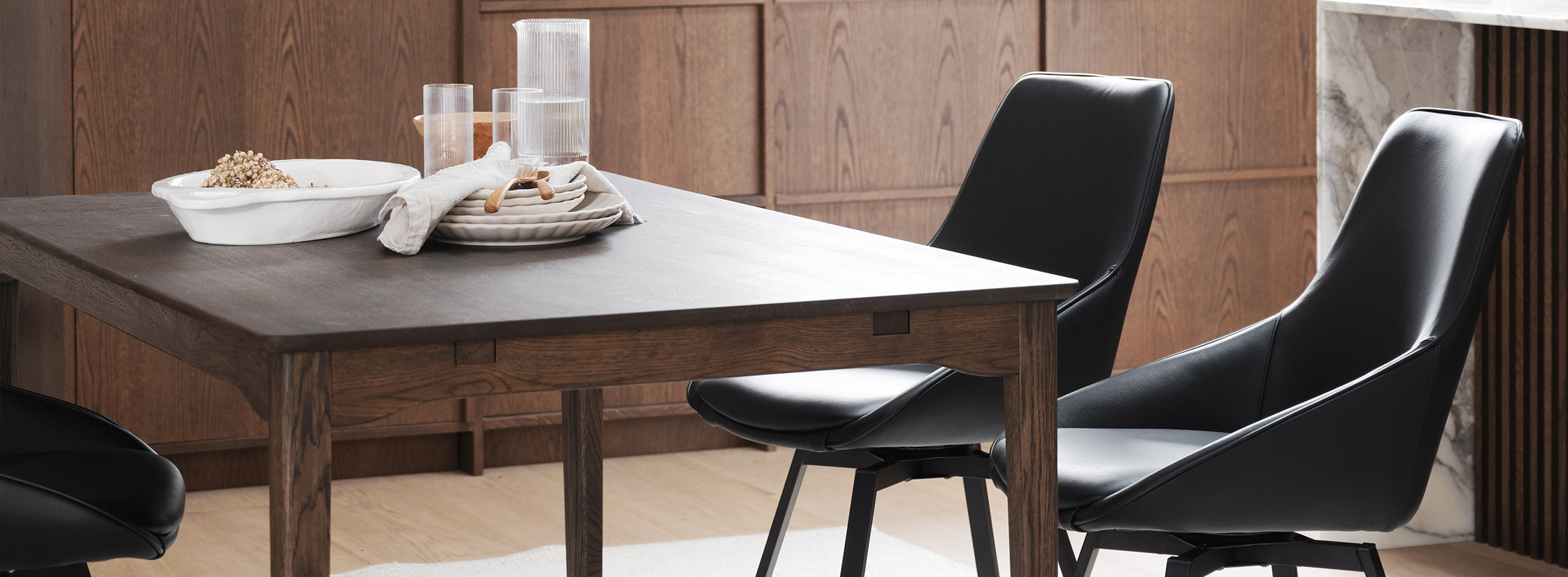 Markham dining table alison chair 118133.