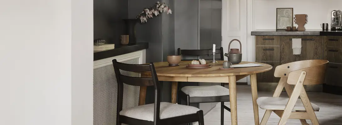 Tyler dining table oak round, kerwin chair.