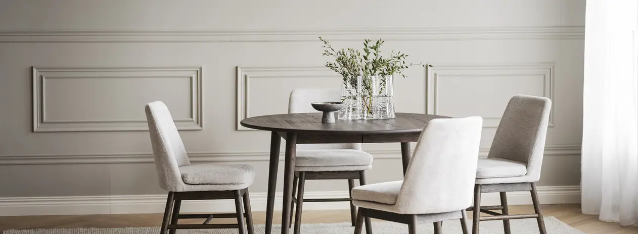 Tyler matbord brun Amesbury stol.