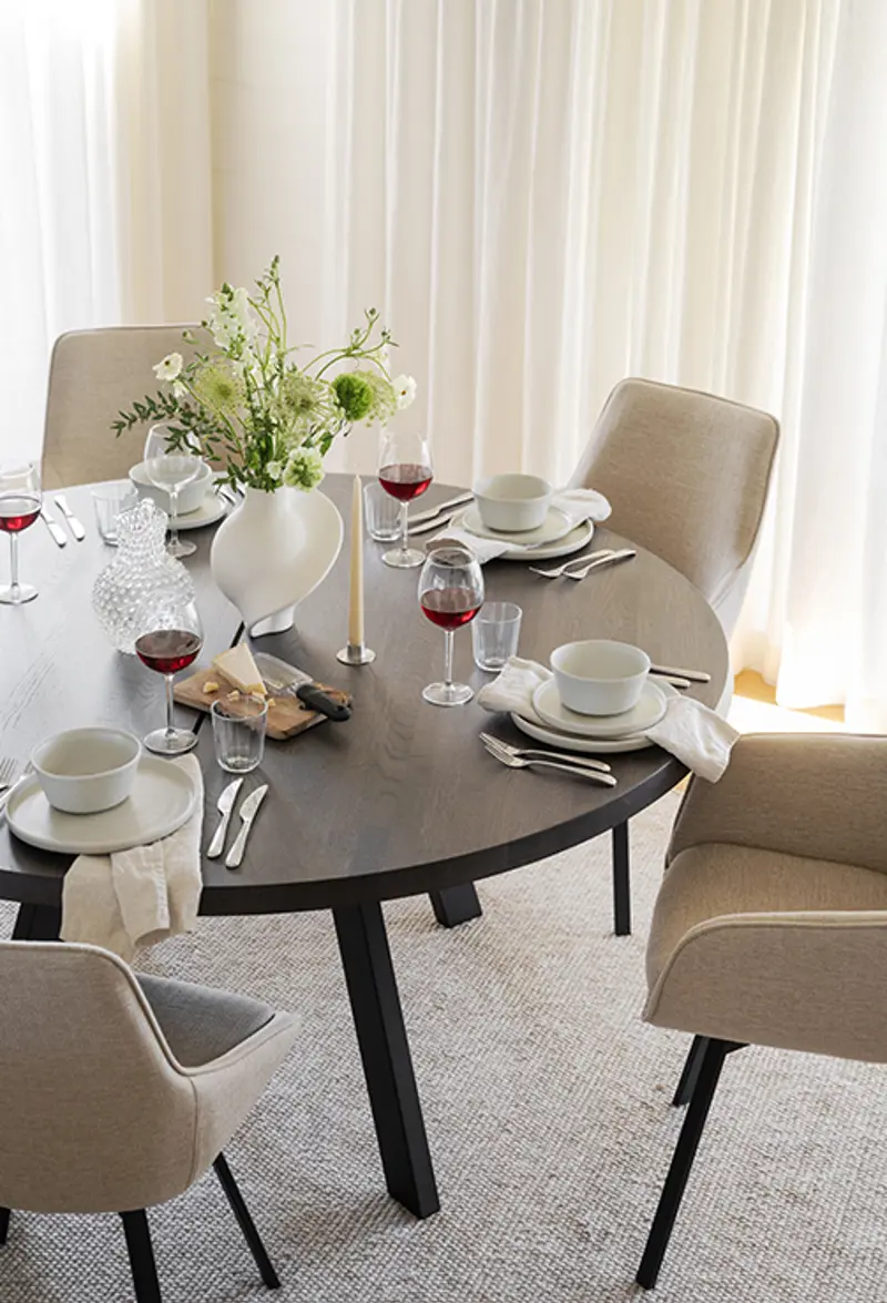 dukning runt bord carradale matbord alison stol px.