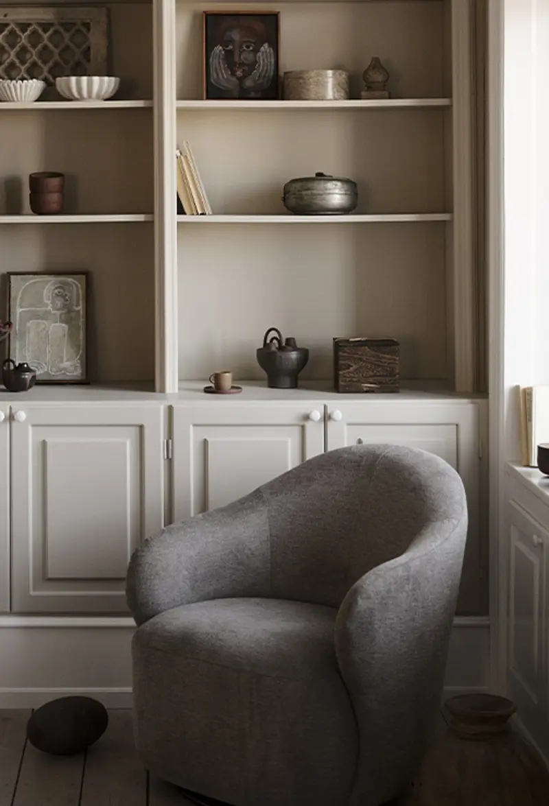 Chapeltown lounge chair beige.