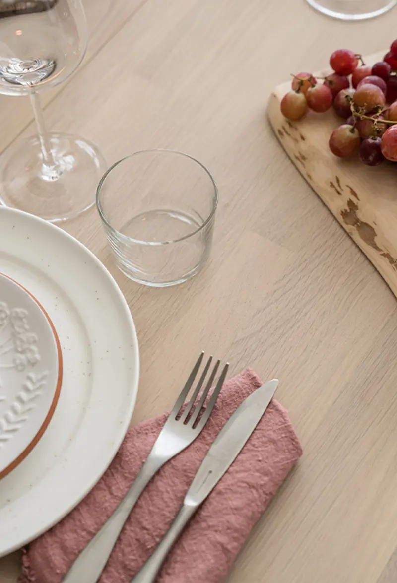 Closeup Gardner table top.