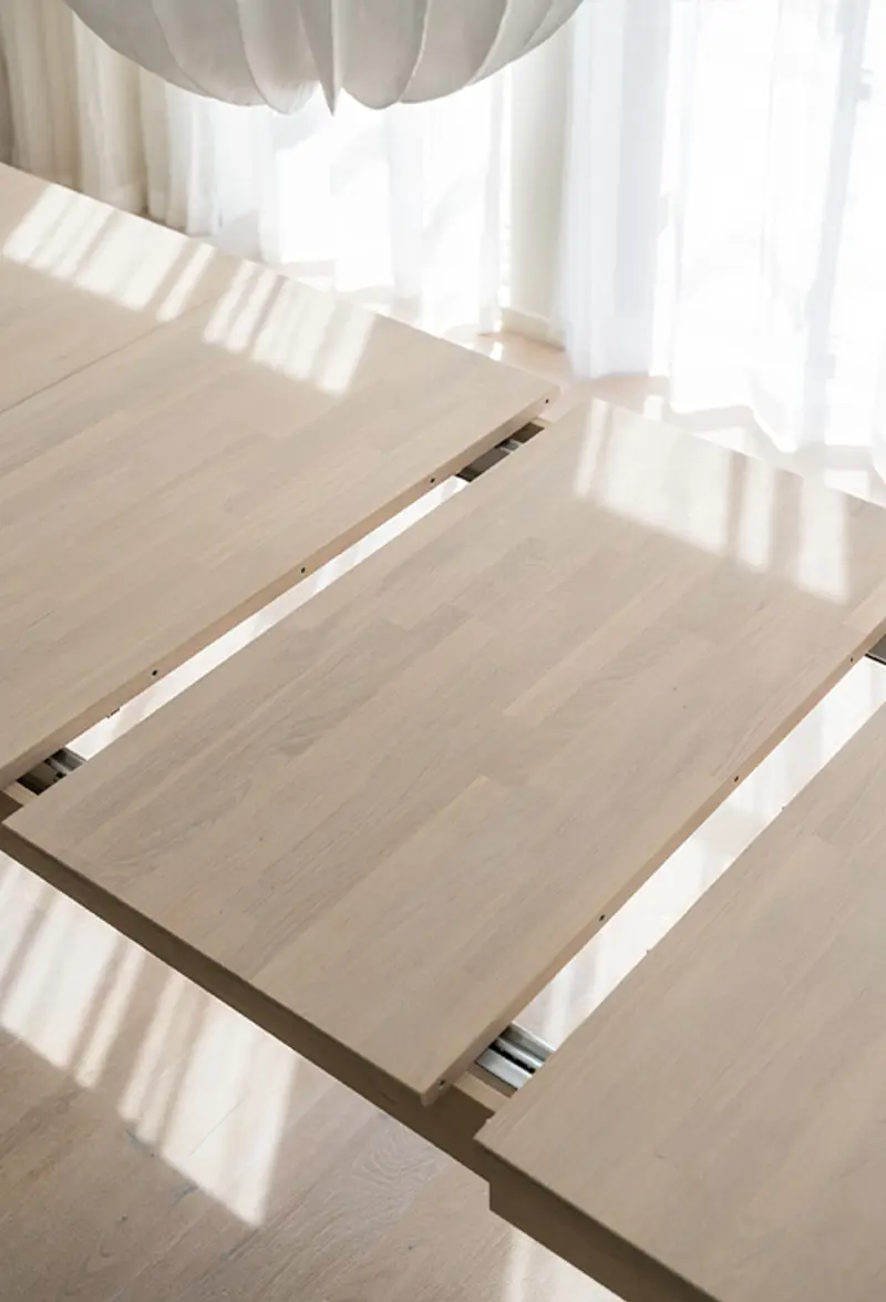 Extension leaf dining table Gardner.