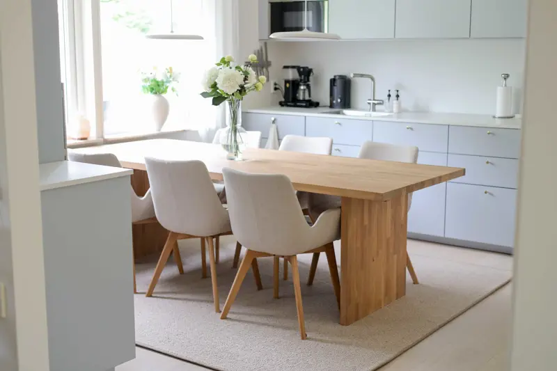 Ellen Fredell emmett matbord horisontal picture.