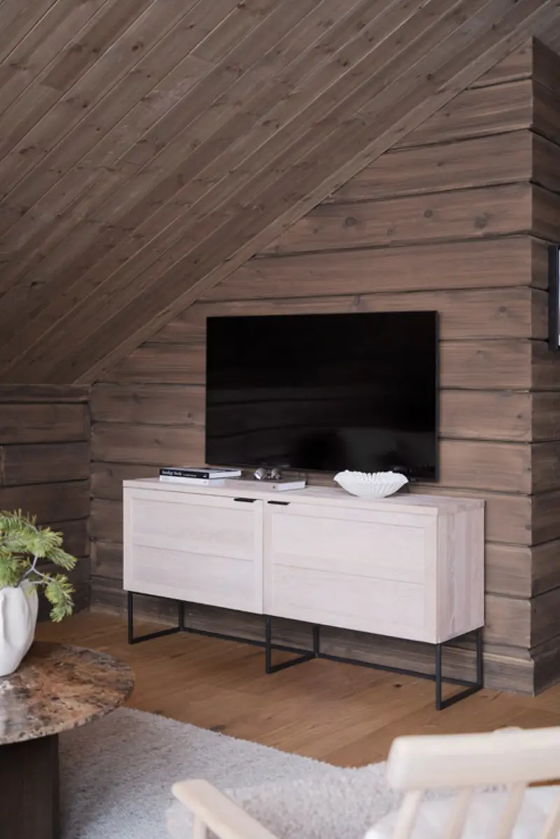 Inred fjällstuga Everett sideboard tv-bänk