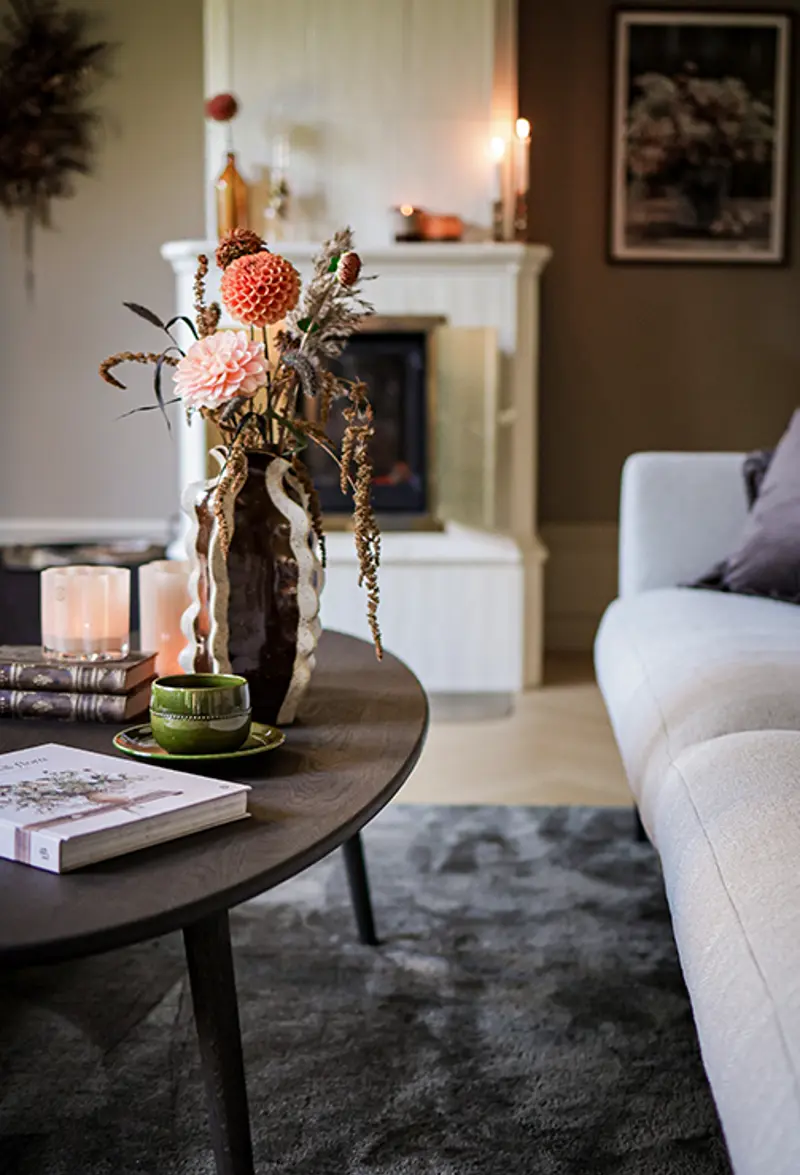 Tompkins coffee table brown.
