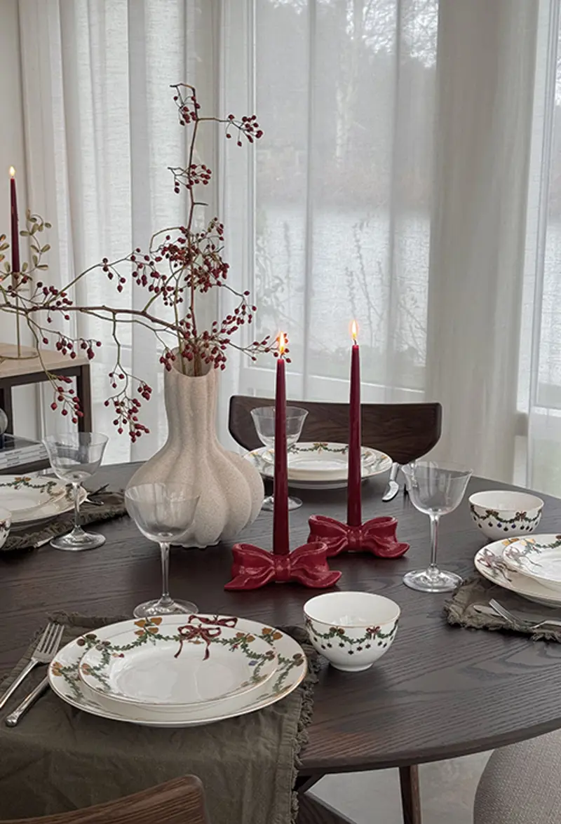 classic christmas table setting right side