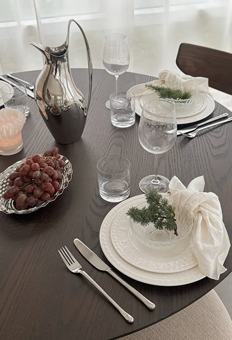 elegant table setting closeup