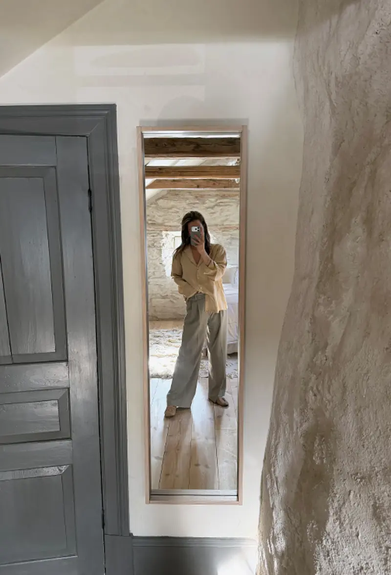 Confetti mirror whitepigmented bedroom.