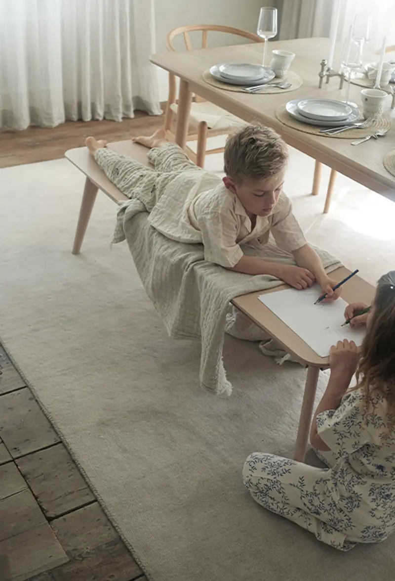 Yumi bench ww children.