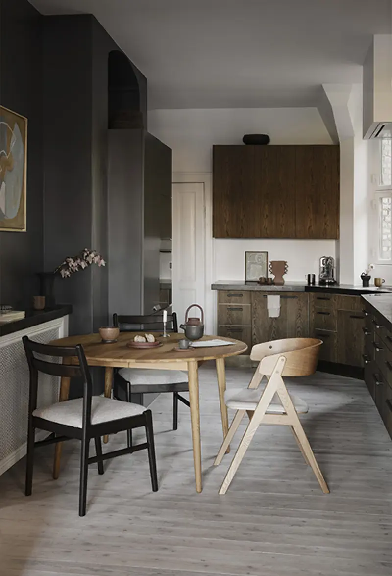 Kerwin waterton tyler dining table oak.