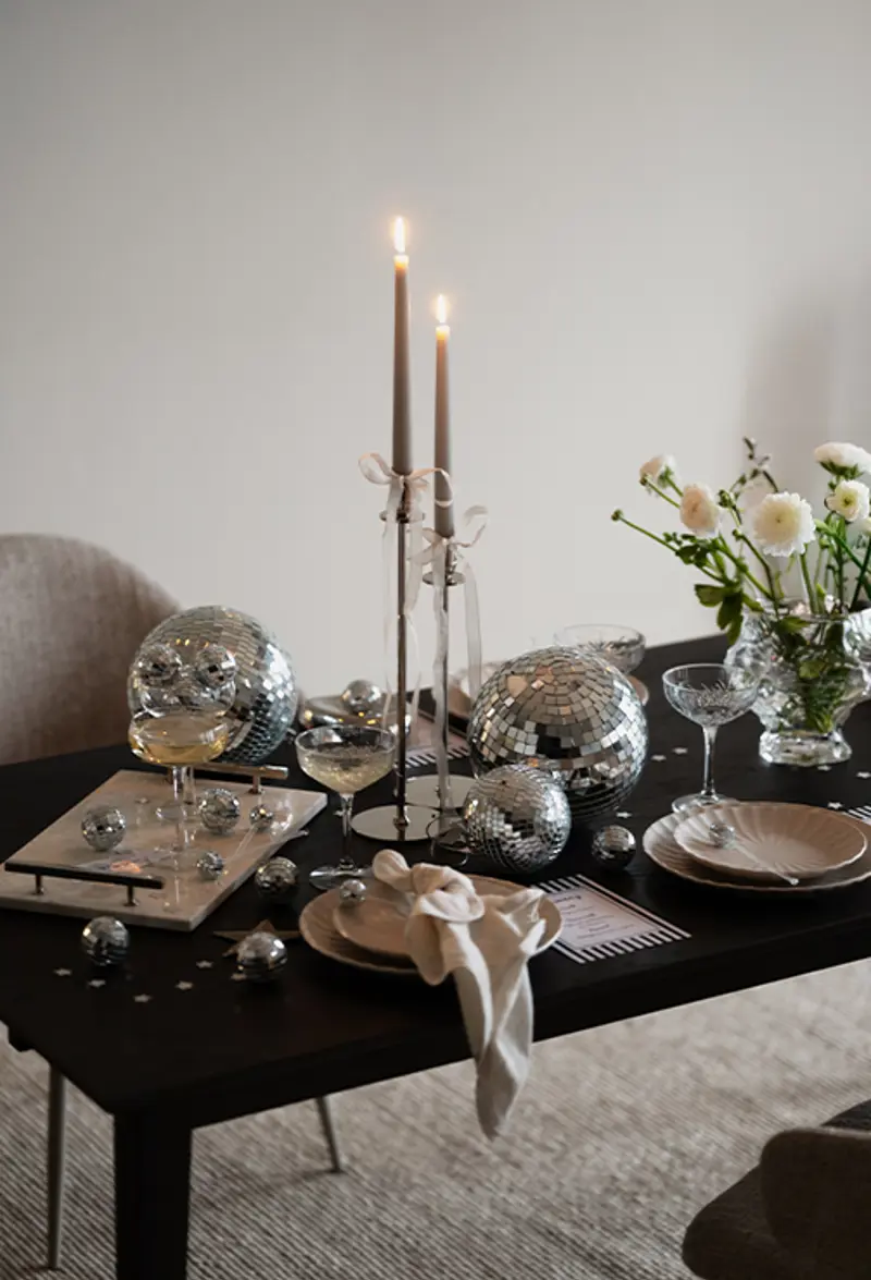 new years table setting disco balls.