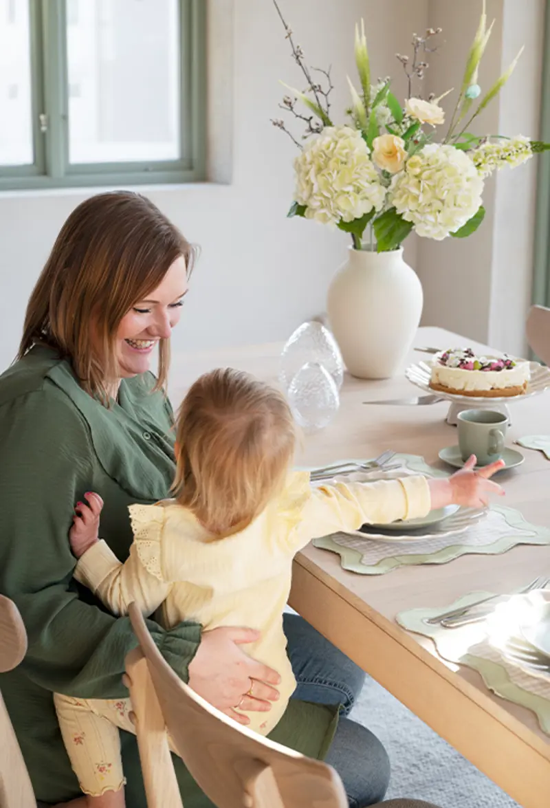 Diningtable gardener rodham easter table setting.