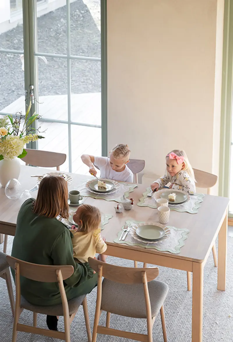 Easter table setting.