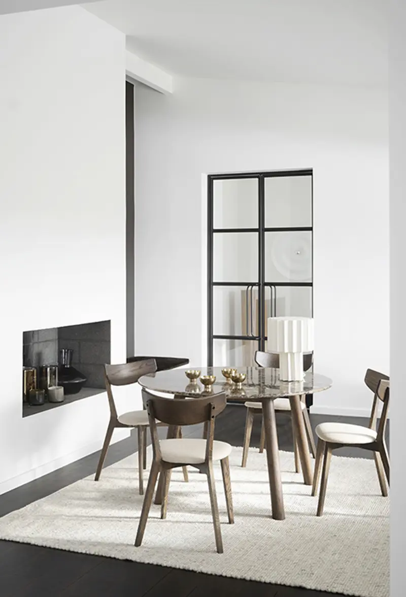 Taransay dining table ami chair brown.
