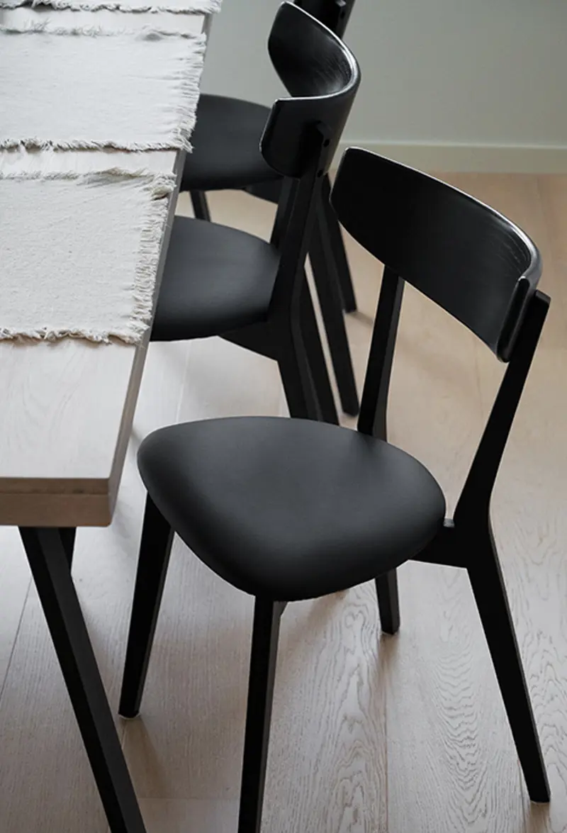 ami black chair