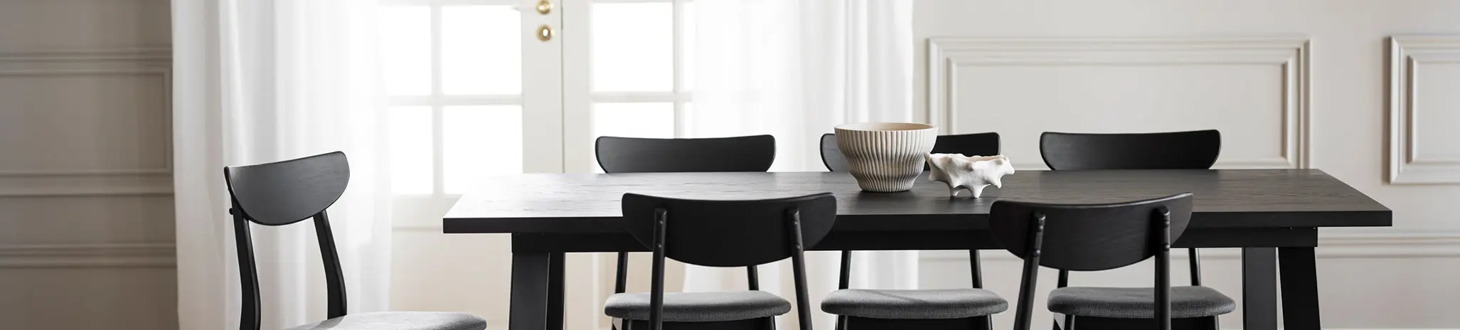 Winnipeg matbord svart.