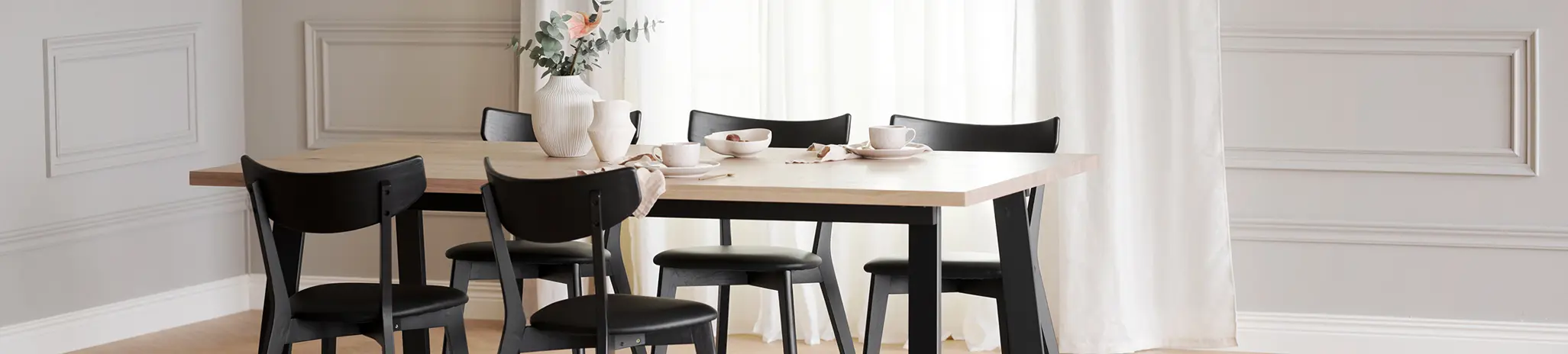 Ami stol svart Winnipeg matbord.