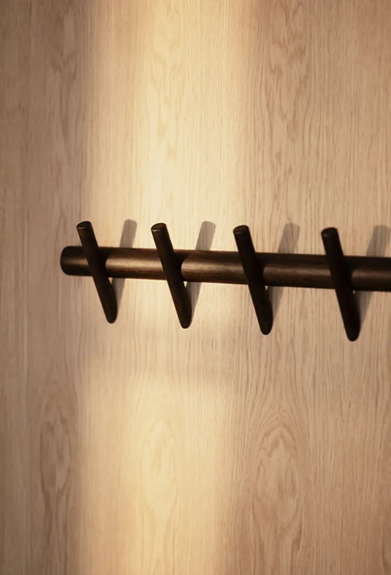 Hillmond hook rail brown.