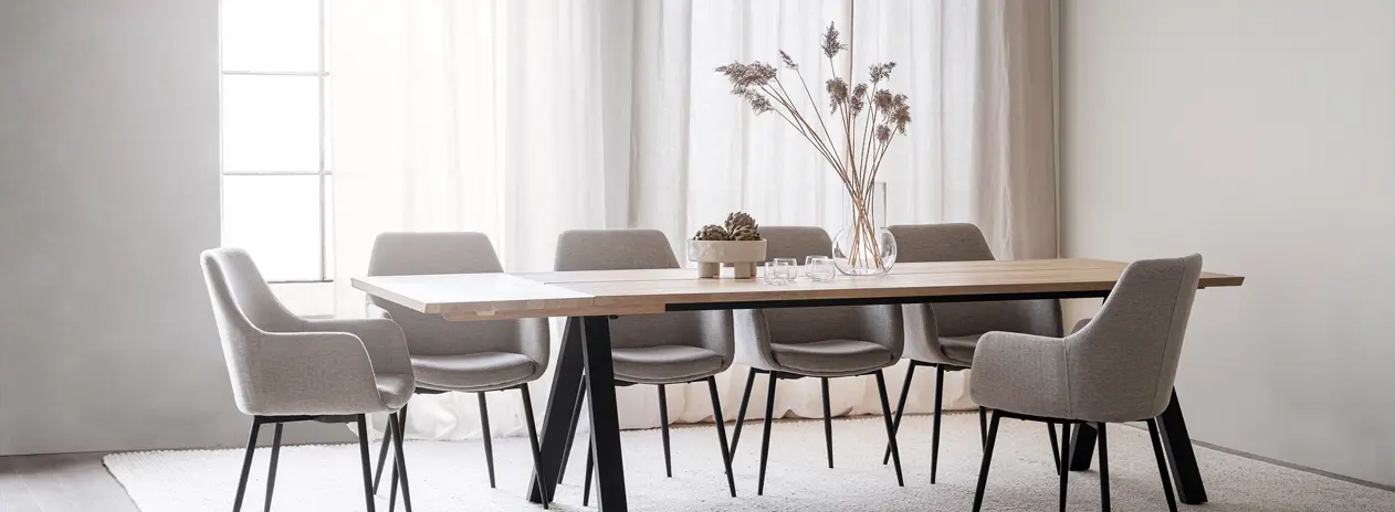 Carradale dining table Riely chair.