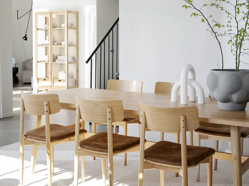 Plainfield wolcott dining table oak.