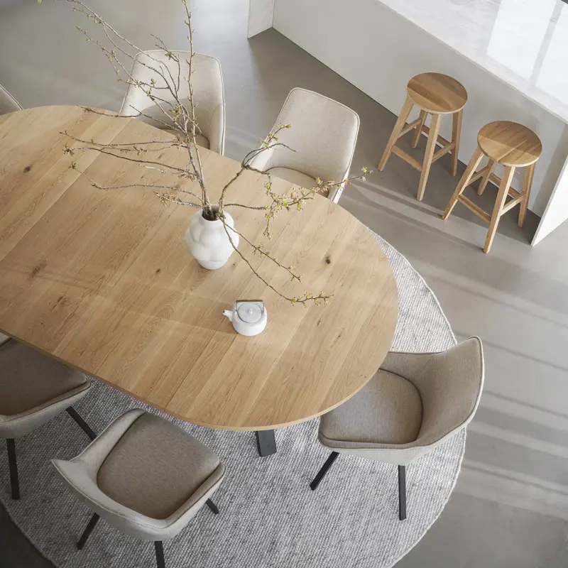 Maddock dinning table oak Alison chair.